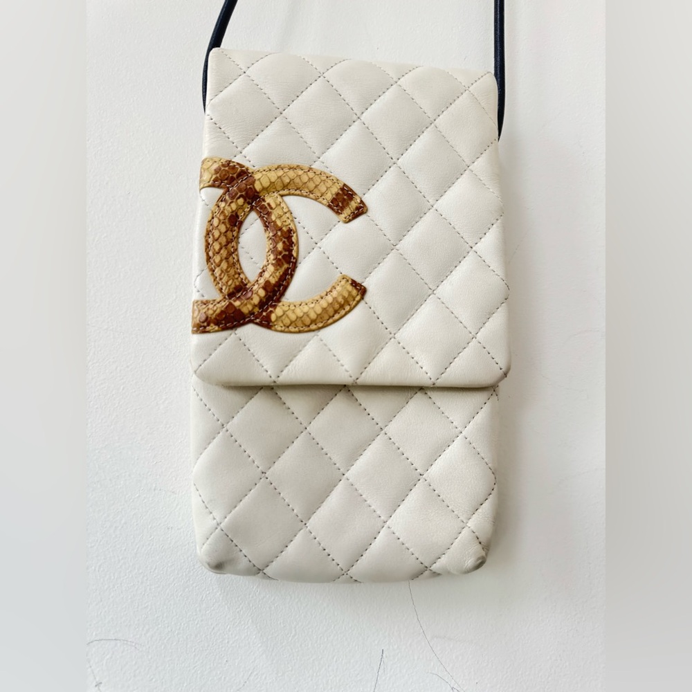 Chanel
Ligne Cambon Phone Crossbody Bag box and dustbag vintage - Picture 9 of 16